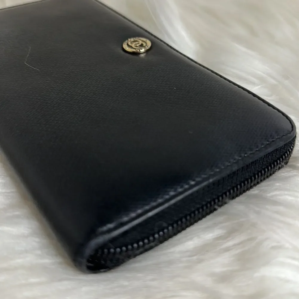 💯Authentic Chanel Leather Zipped Around Long Wallet 🍀